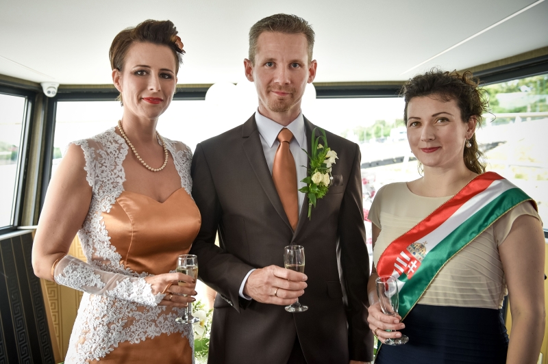 antal_katalin_szertartasvezeto_spoon_hajo