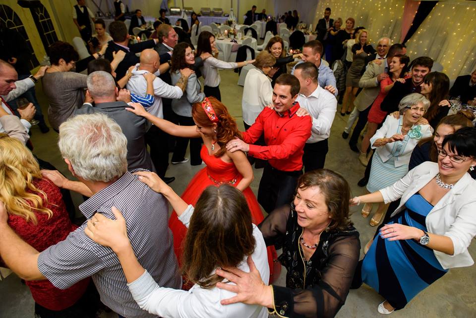 profi-ceremoniamester-antal-katalin-brill-eskuvo-barbi-gyuri-hercegasszony-birtok-lakodalom